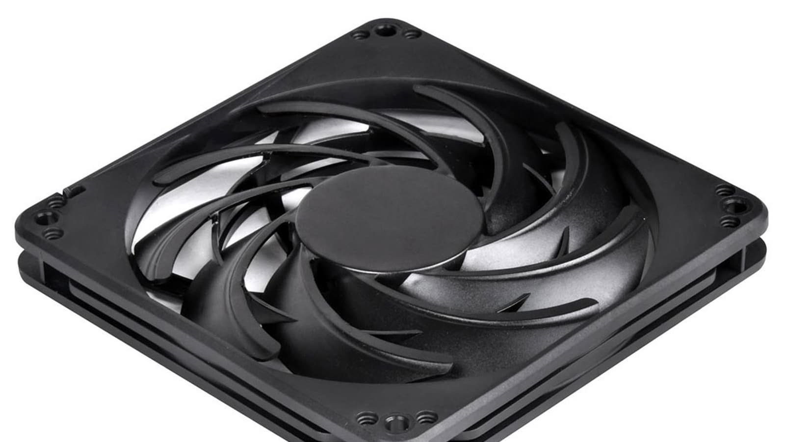 Толщина вентилятора SilverStone FN124 — 15 мм Толщина вентилятора SilverStone FN124 — 15 мм