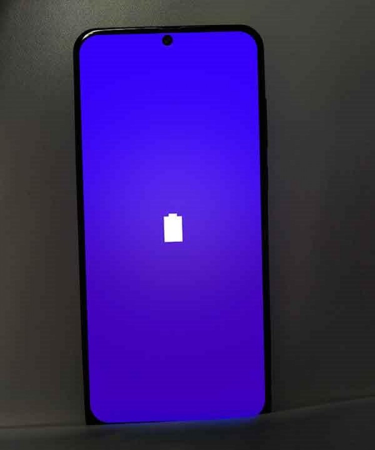 Дырявые экраны наступают, следующий на очереди — смартфон Lenovo Z5S