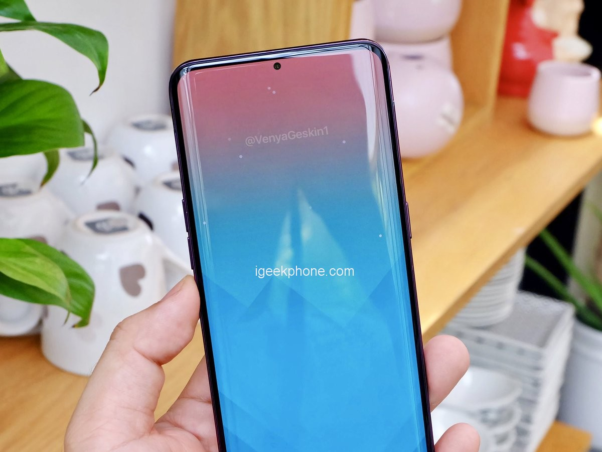 Изображение дня: смартфон Samsung Galaxy S10 с дисплеем Infinity-O Изображение дня: смартфон Samsung Galaxy S10 с дисплеем Infinity-O
