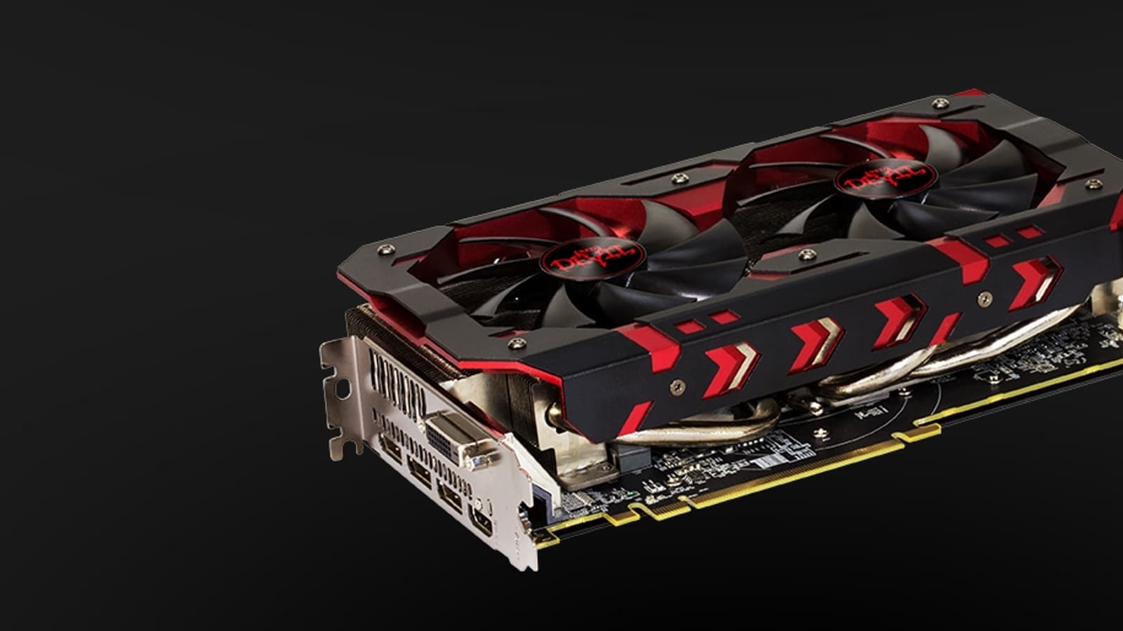 Видеокарта Red Devil Radeon RX 590 из-за охладителя занимает более двух соседних слотов расширения