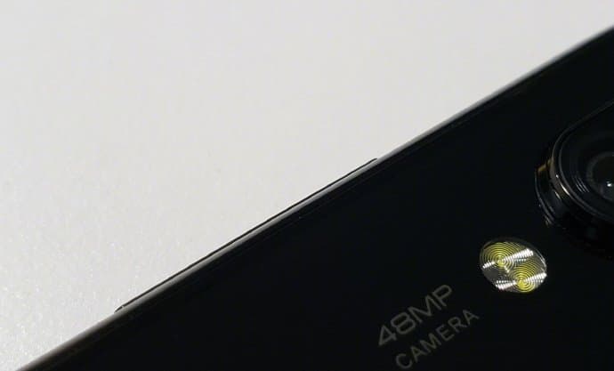 Смартфон Xiaomi Redmi Pro 2 получит не только 48-мегапиксельную камеру, но и дырявый дисплей Смартфон Xiaomi Redmi Pro 2 получит не только 48-мегапиксельную камеру, но и дырявый дисплей