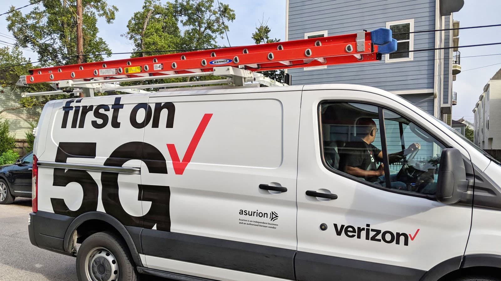 Samsung выпустит смартфон 5G в США в 2019 году, снова опередив Apple