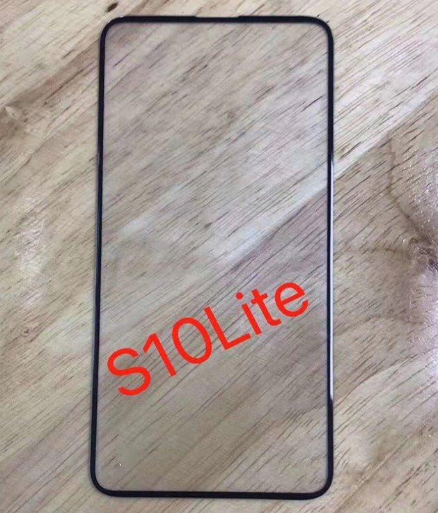 Плоский экран Infinity-O показался на фото Samsung Galaxy S10 Lite Плоский экран Infinity-O показался на фото Samsung Galaxy S10 Lite