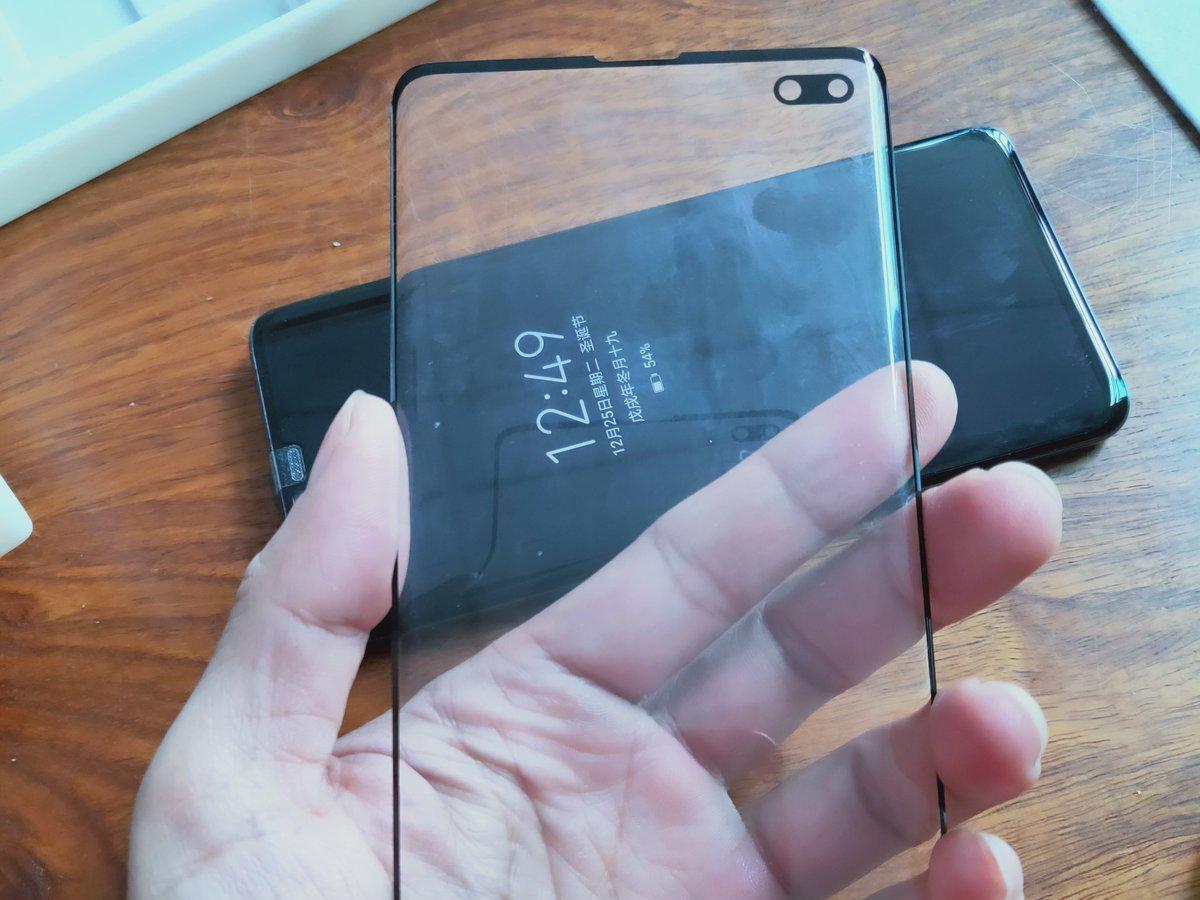Фотогалерея дня: Samsung Galaxy S10+ сравнили с iPhone X и Huawei Mate 20 Pro