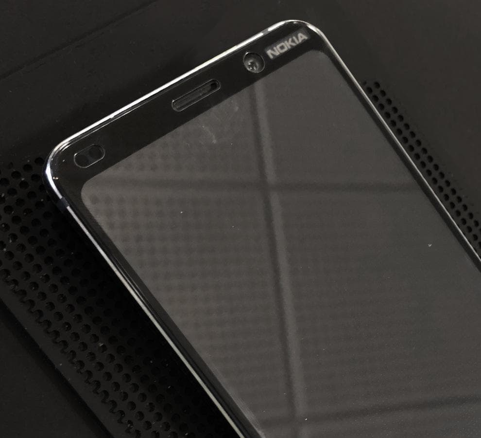 Опубликованы живые фото фронтальной панели флагманского смартфона Nokia 9: выреза нет Опубликованы живые фото фронтальной панели флагманского смартфона Nokia 9: выреза нет