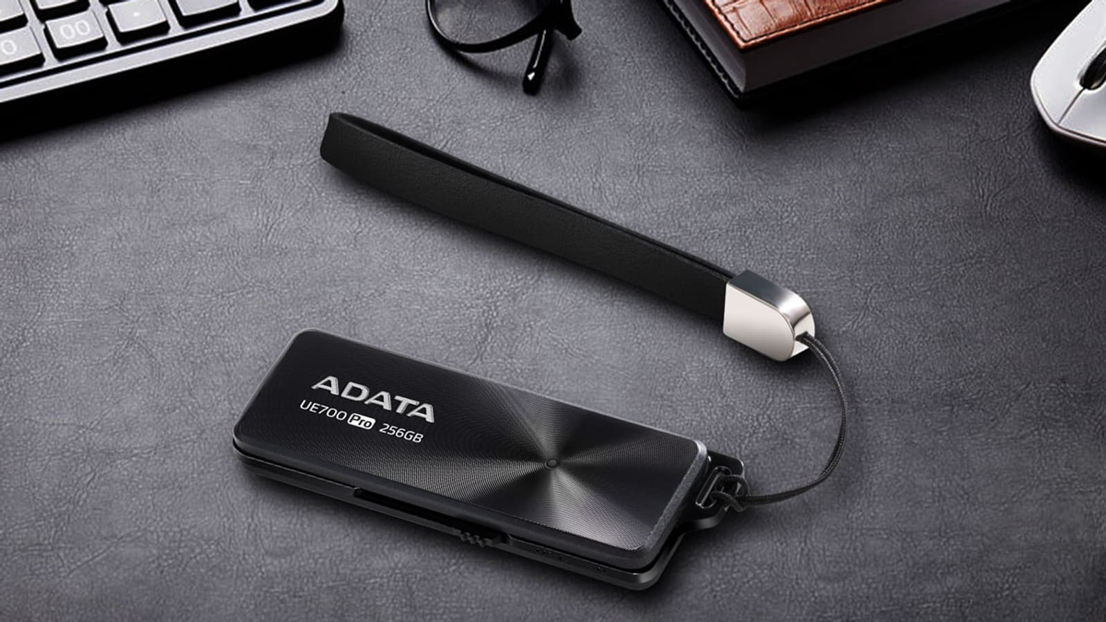 Флэшка Adata UE700 Pro развивает скорость 360 МБ/с