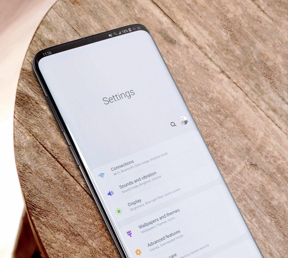 Фото дня: флагманский смартфон Samsung Galaxy S10+ в рабочем состоянии Фото дня: флагманский смартфон Samsung Galaxy S10+ в рабочем состоянии