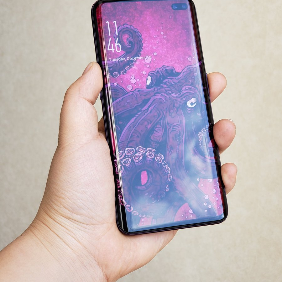 Невероятно реалистичное изображение Samsung Galaxy S10+ вызвало ссору между инсайдерами