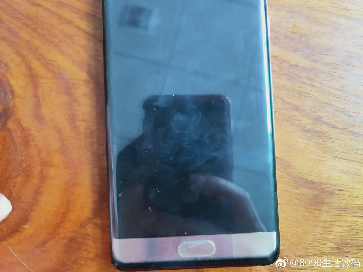 Фото дня: новый флагман Samsung Galaxy S10+ сравнили с… Galaxy Note7