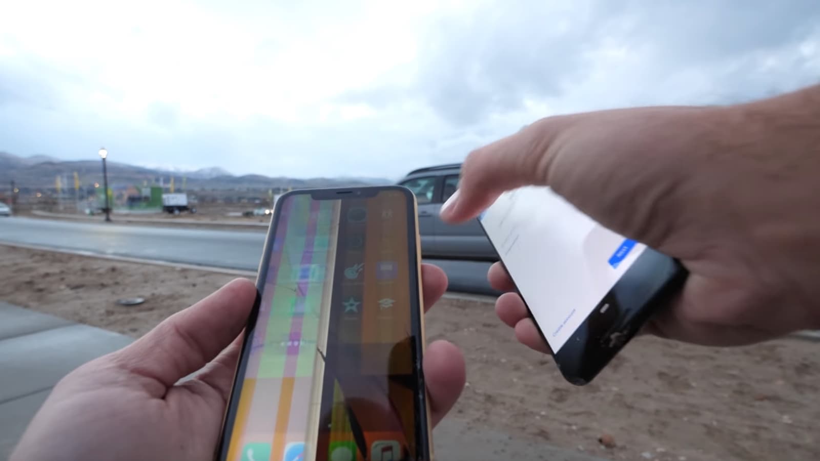 Сравнительный дроп-тест блогера JerryRigEverything показал, что у смартфона Google Pixel 3 дисплей более прочный, нежели у iPhone XR