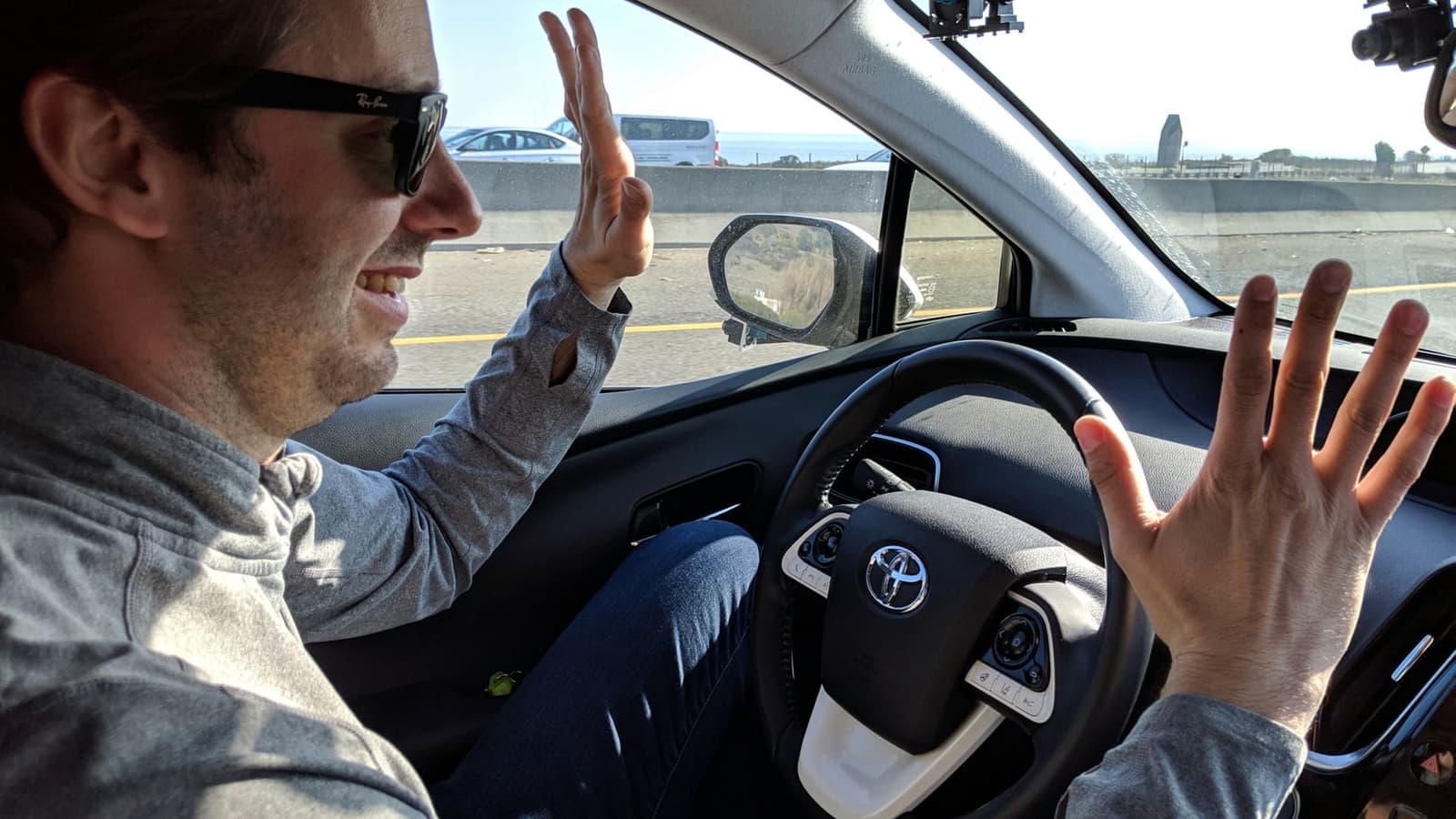 Беспилотному автомобилю впервые удалось проехать без вмешательства водителя 5000 км от Сан-Франциско до Нью-Йорка