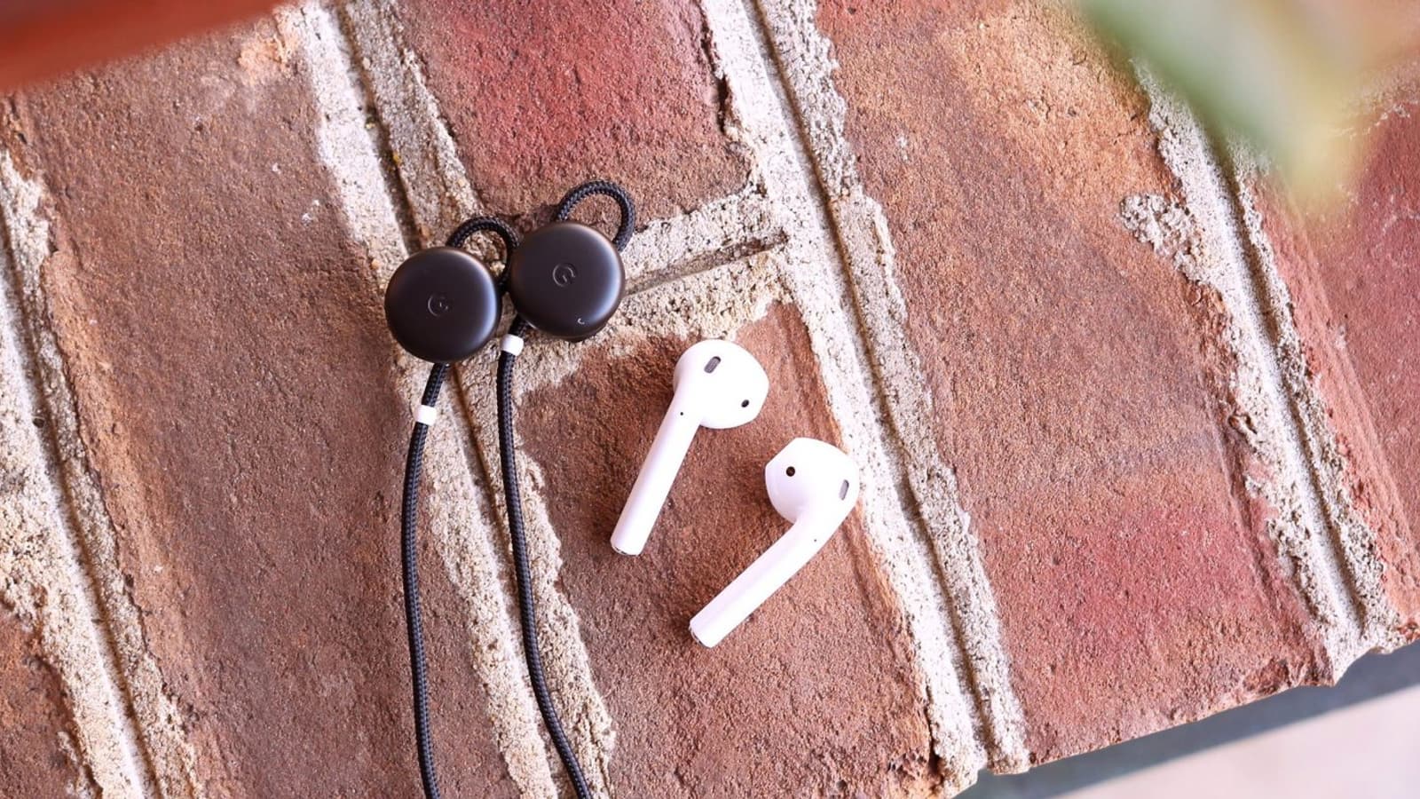 Выход новой модели наушников Apple AirPods подтолкнёт Google и Amazon выпустить подобные устройства