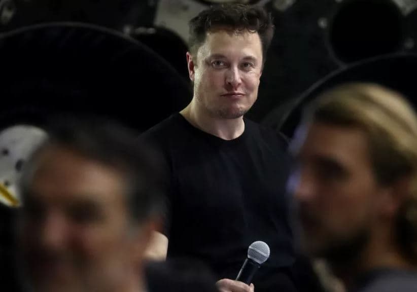 Илон Маск уходит с поста председателя совета директоров Tesla, компания оштрафована