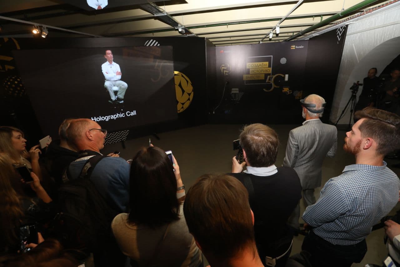 «Билайн» совершил первый в России голографический 5G-звонок