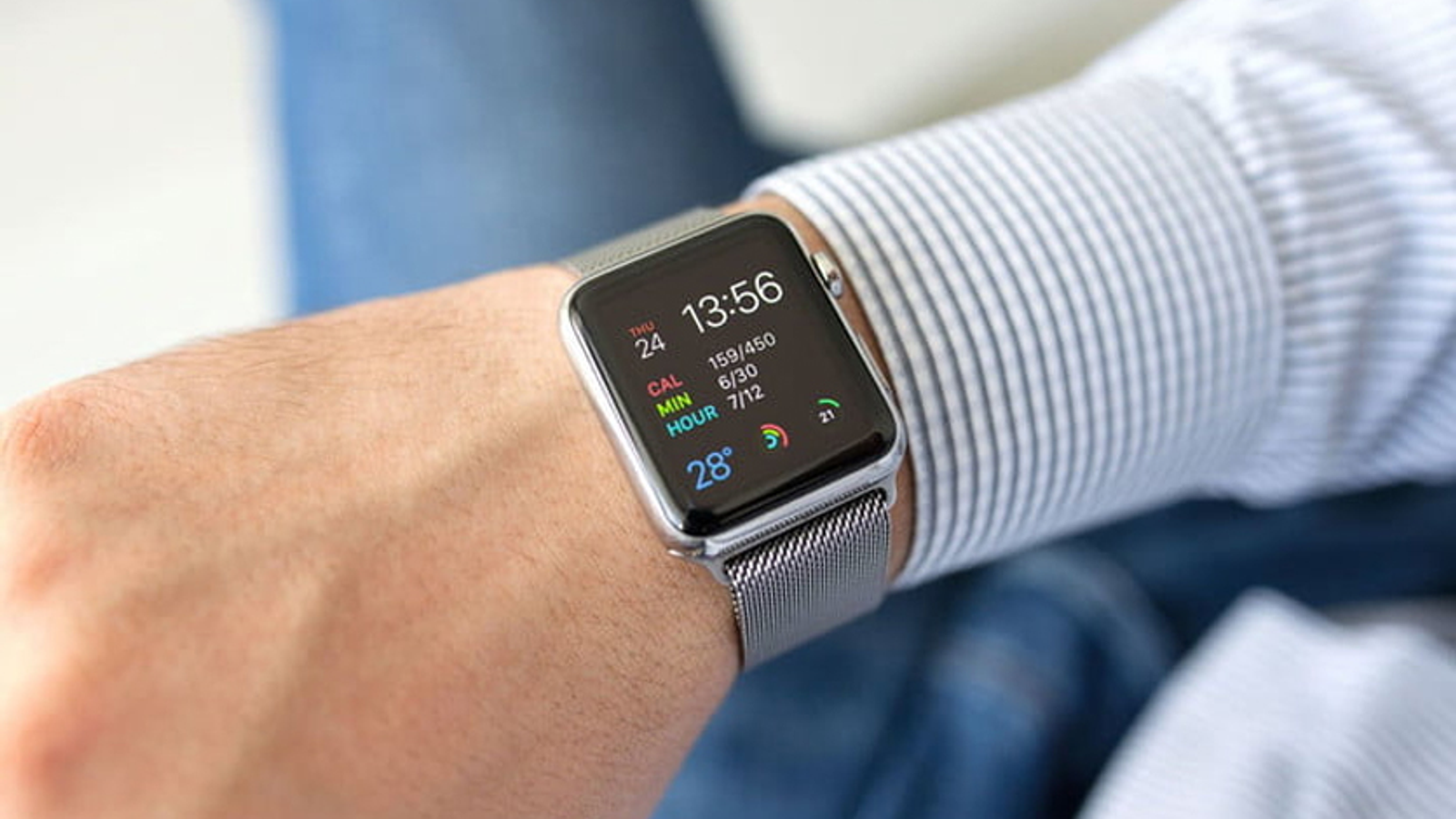 Из-за огромного спроса на Apple Watch Series 4 к производству подключают еще одного сборщика