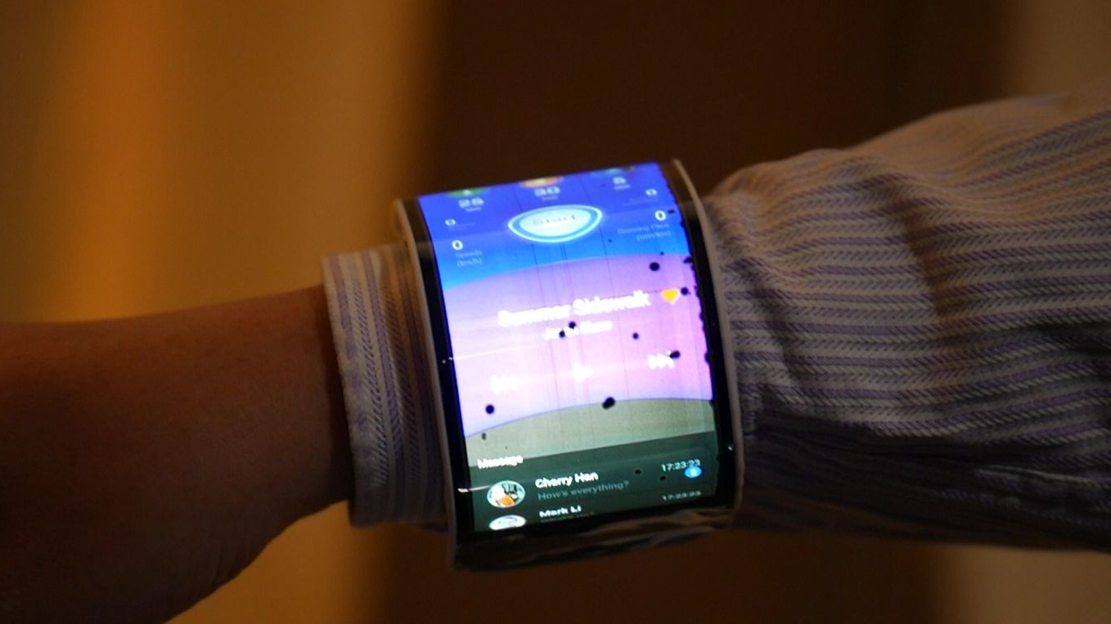 Смартфон Lenovo со сгибающимся дисплеем могут представить в октябре