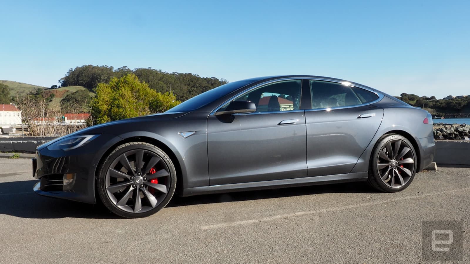 Tesla больше не будет предлагать опцию «полностью самоуправляемого движения» Tesla больше не будет предлагать опцию «полностью самоуправляемого движения»