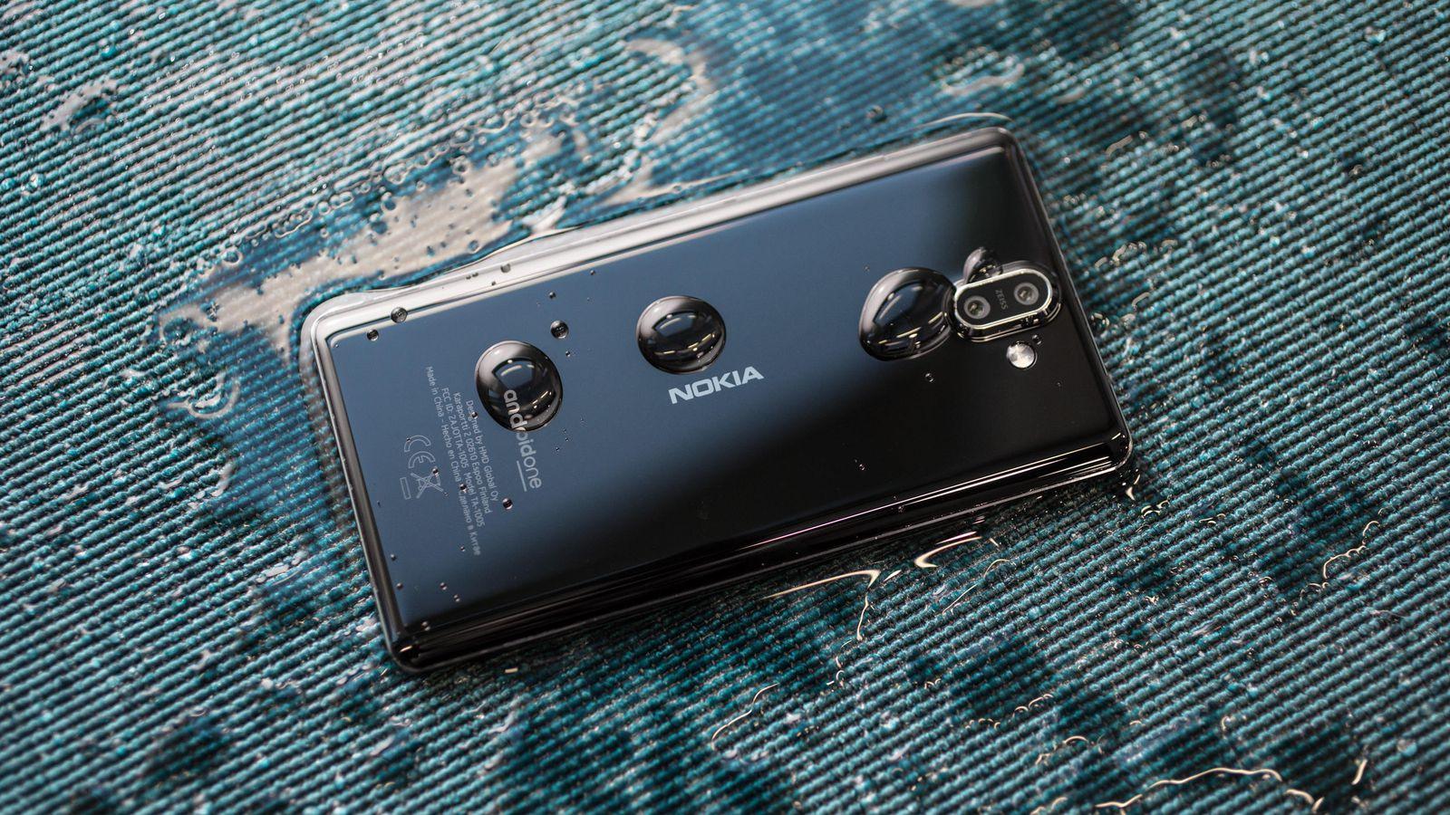 Смартфон Nokia 8 Sirocco дешевеет по всему миру в преддверии выхода Nokia 9 Смартфон Nokia 8 Sirocco дешевеет по всему миру в преддверии выхода Nokia 9