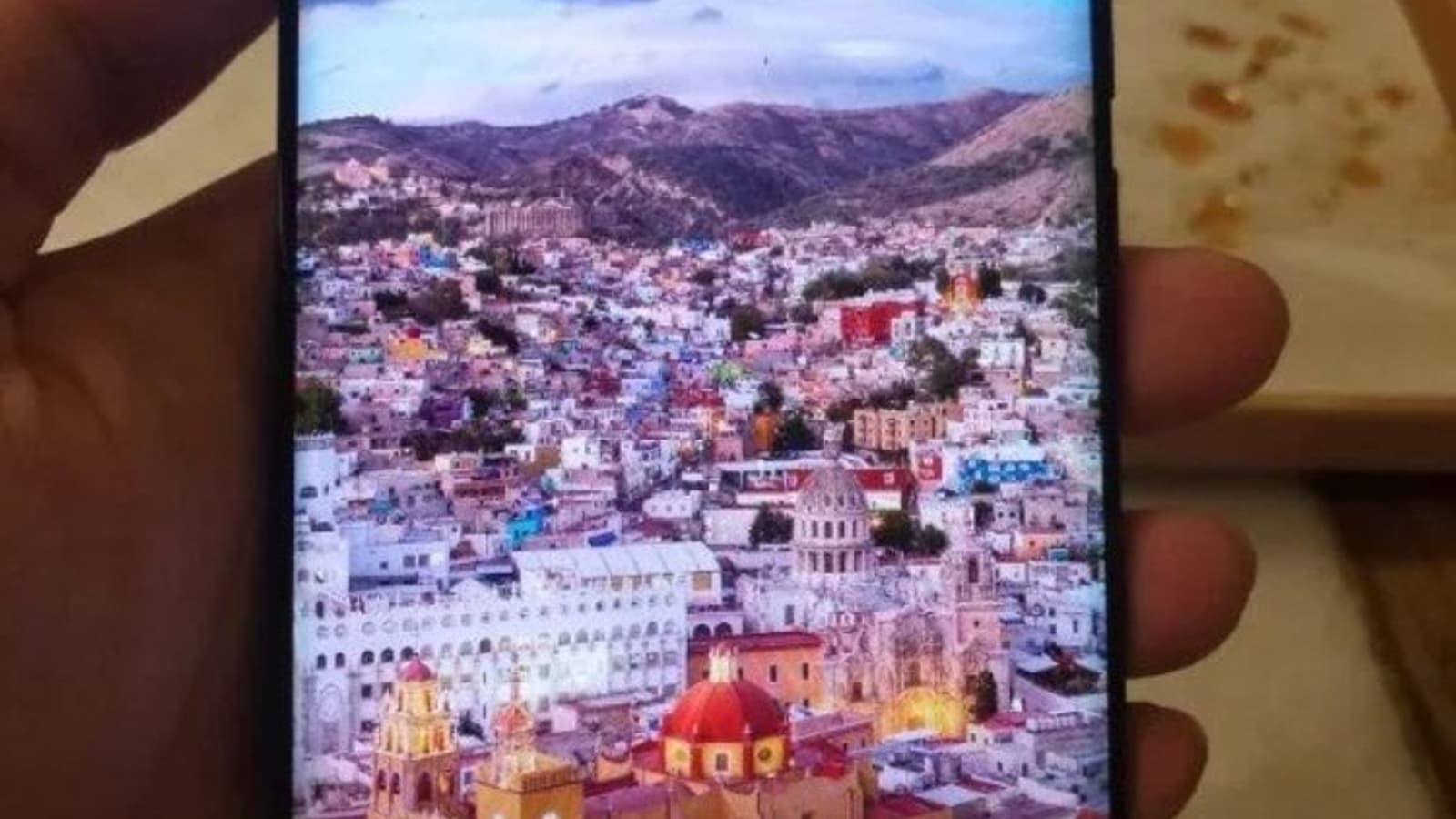 Фото дня: Huawei Mate 20 Pro — вид спереди и сзади