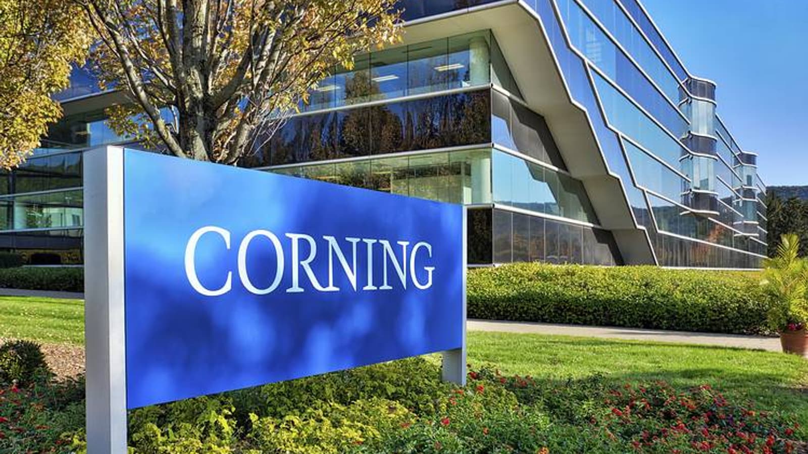 Corning удалось за год нарастить продажи на 15%, чистую прибыль — на 60%