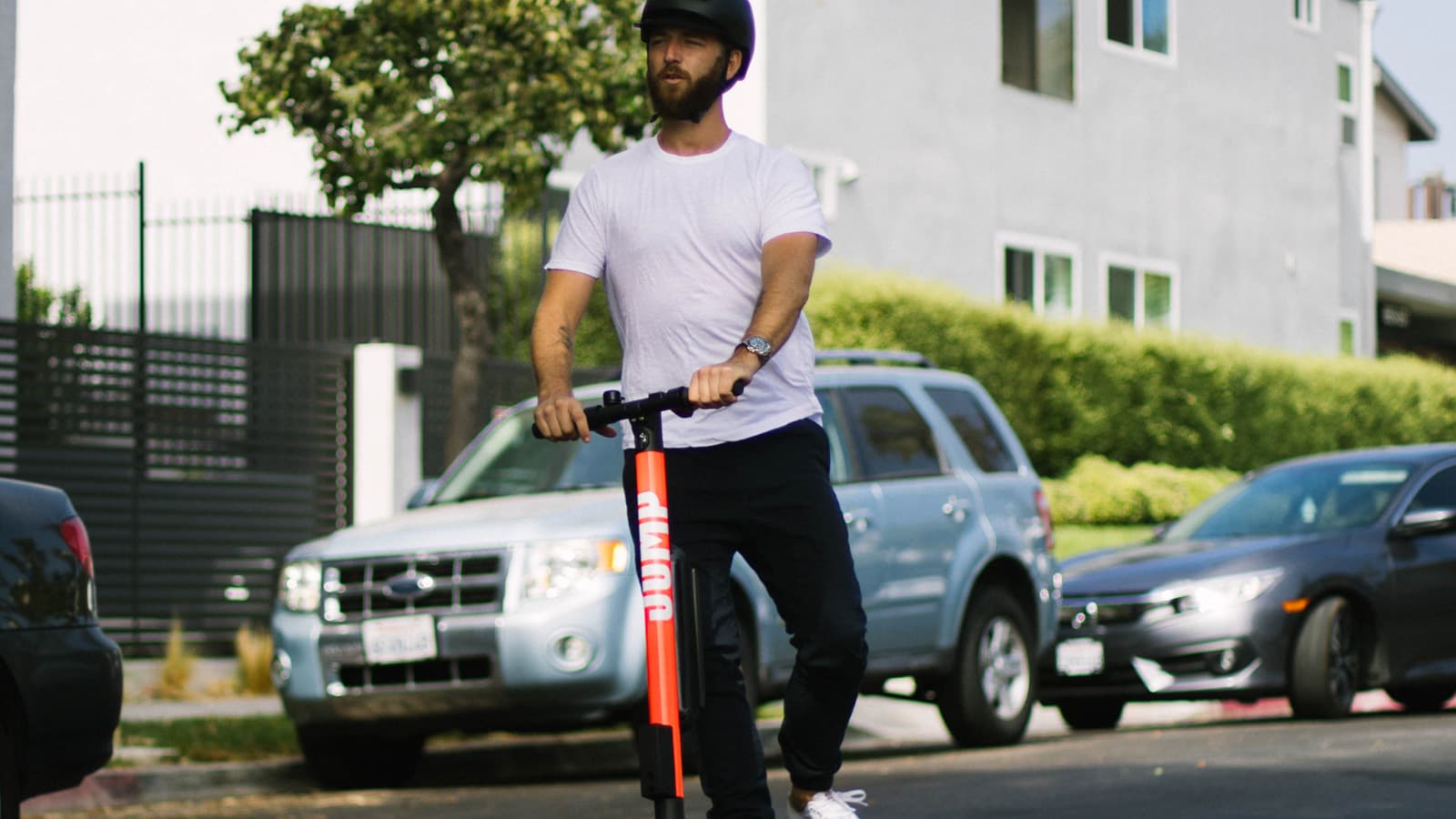 Заработал первый прокат электрических самокатов Uber