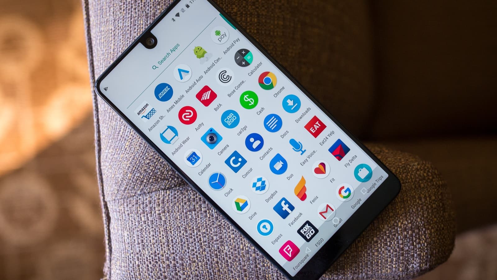 Essential работает над смартфоном нового поколения, который всё будет делать сам