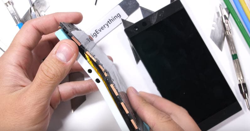 Razer Phone 2 оказался одним из самых прочных смартфонов 2018 года Razer Phone 2 оказался одним из самых прочных смартфонов 2018 года