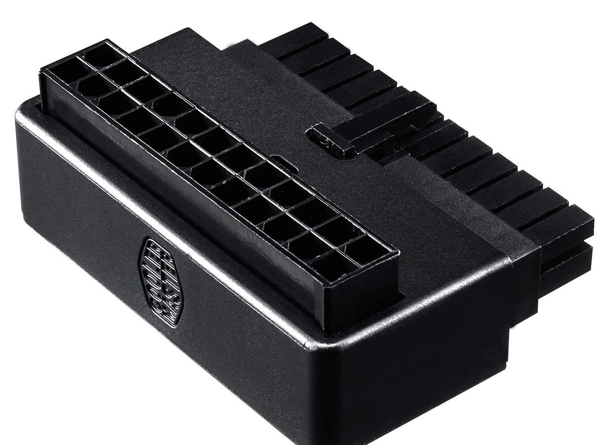 Переходник Cooler Master ATX 24 Pin 90° позволяет аккуратнее уложить кабели в системном блоке