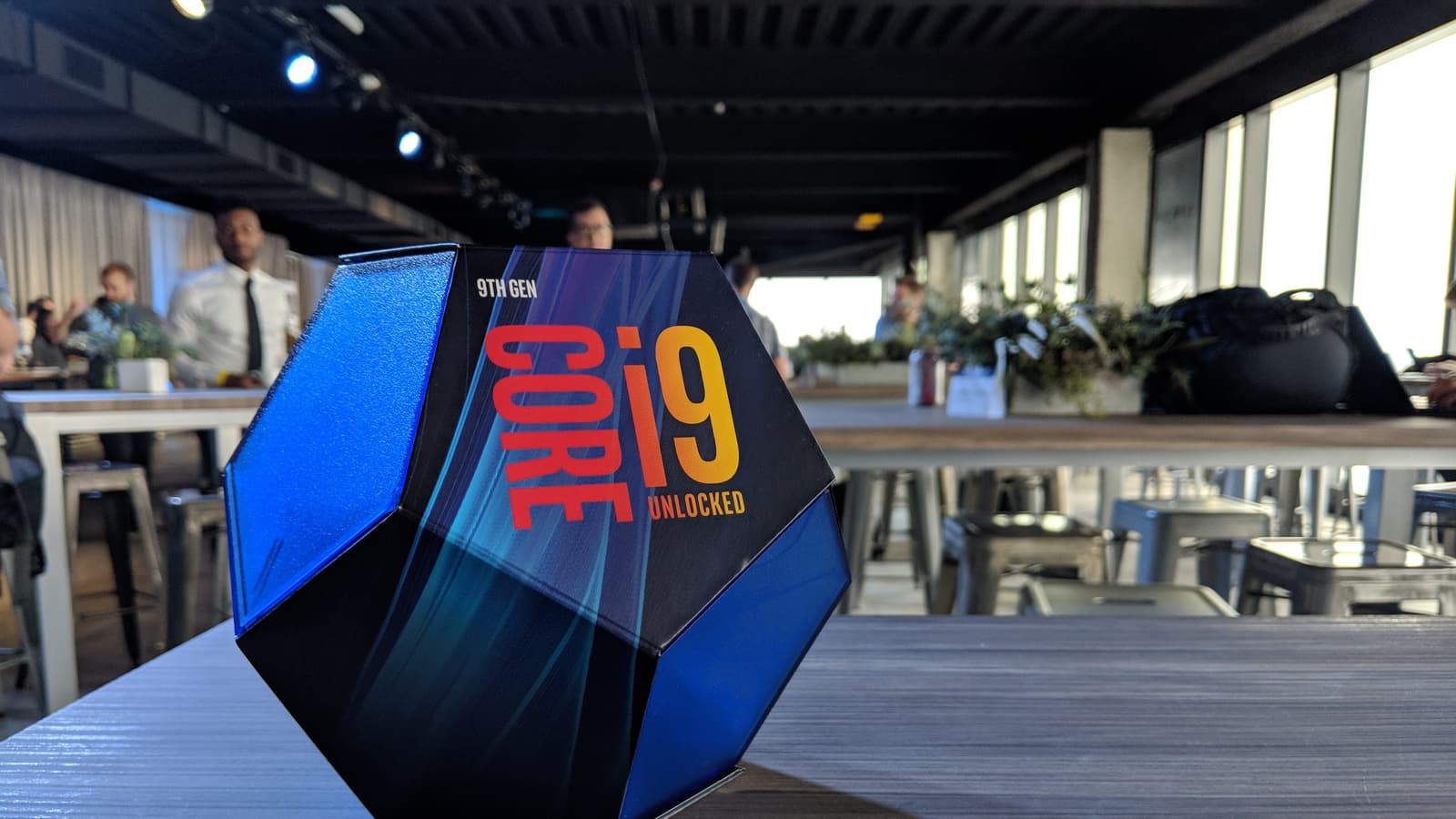 Реальные цены на CPU Core i9-9900K далеки от рекомендованной