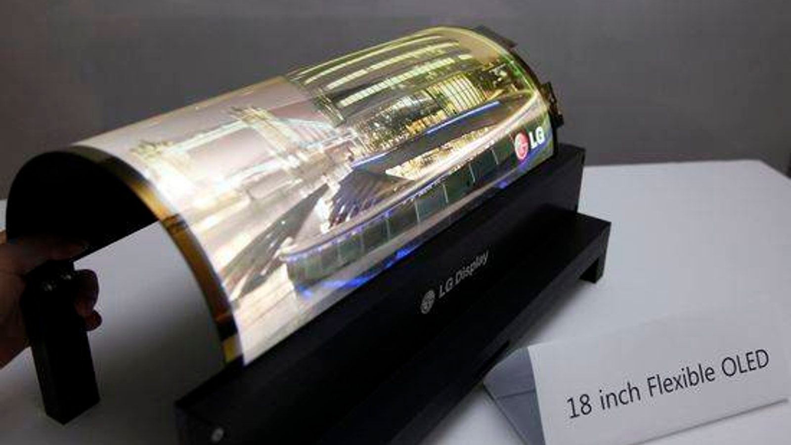 LG хочет выпустить самый интересный смартфон со сгибающимся экраном