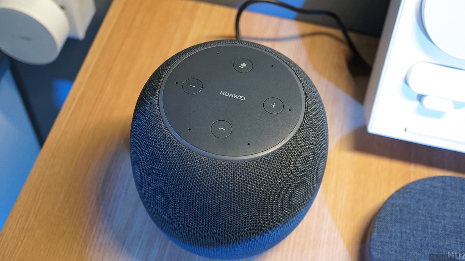 Умная колонка Huawei AI Speaker — когда проще скопировать Apple HomePod, чем придумывать оригинальный дизайн