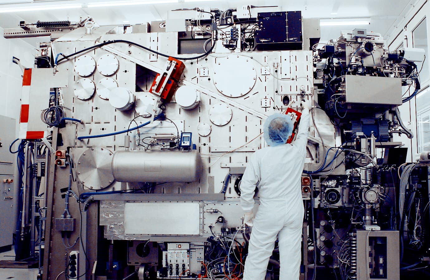 Intel отказывается от притязаний на лидерство в освоении EUV