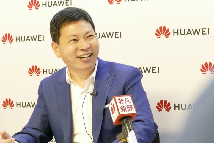 Глава Huawei впервые подтвердил планы на выпуск сгибающегося смартфона с поддержкой 5G