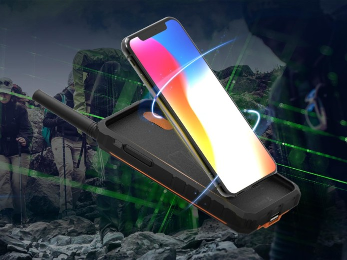 Чехол-рация для iPhone стоит 