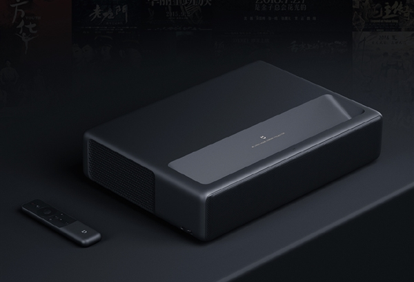 4К-проектор Xiaomi выводит изображение диагональю 100 дюймов с расстояния 24 см 4К-проектор Xiaomi выводит изображение диагональю 100 дюймов с расстояния 24 см