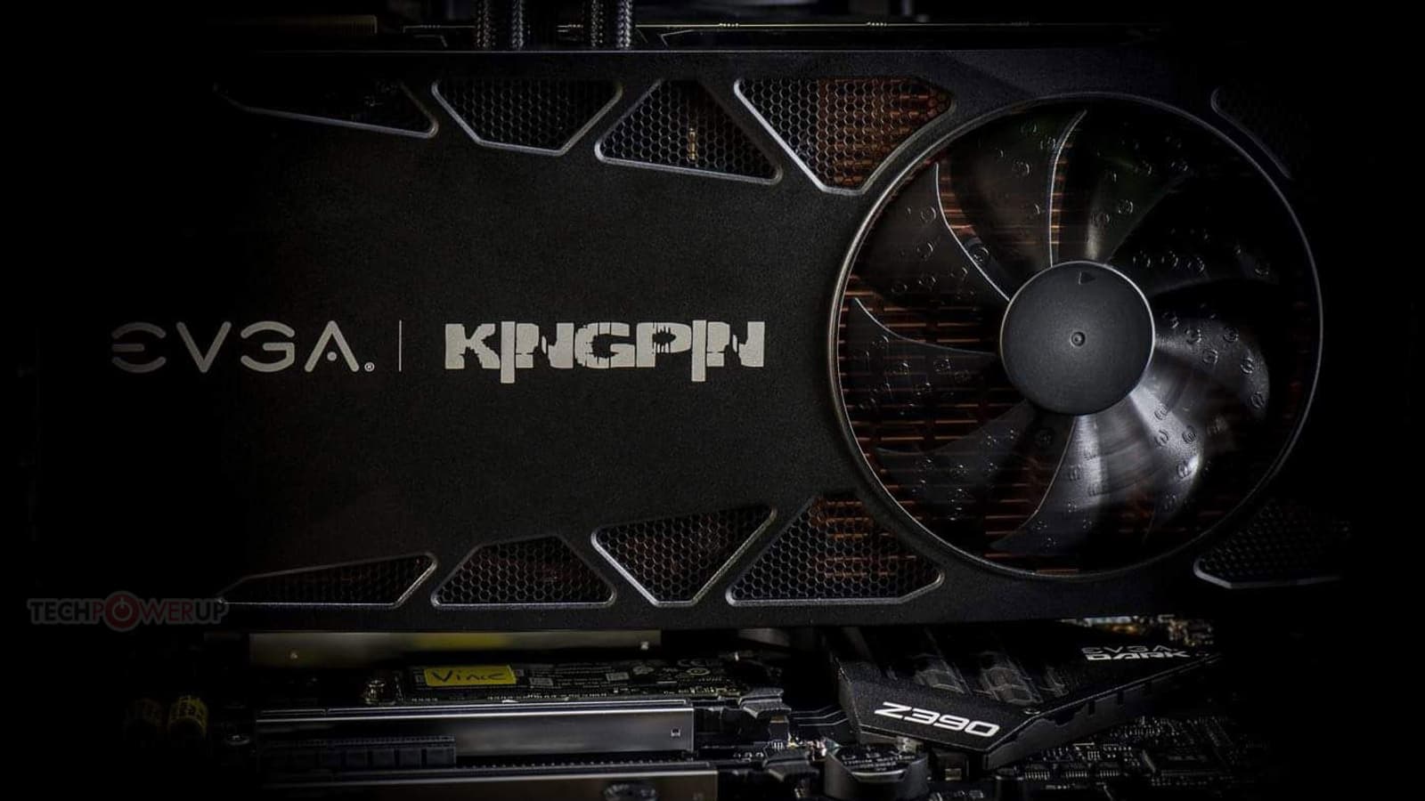 Появилось новое изображение 3D-карты EVGA GeForce RTX 2080 Ti Kingpin