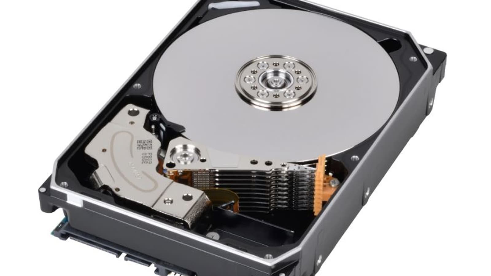 За год поставки HDD сократились на 15-16%