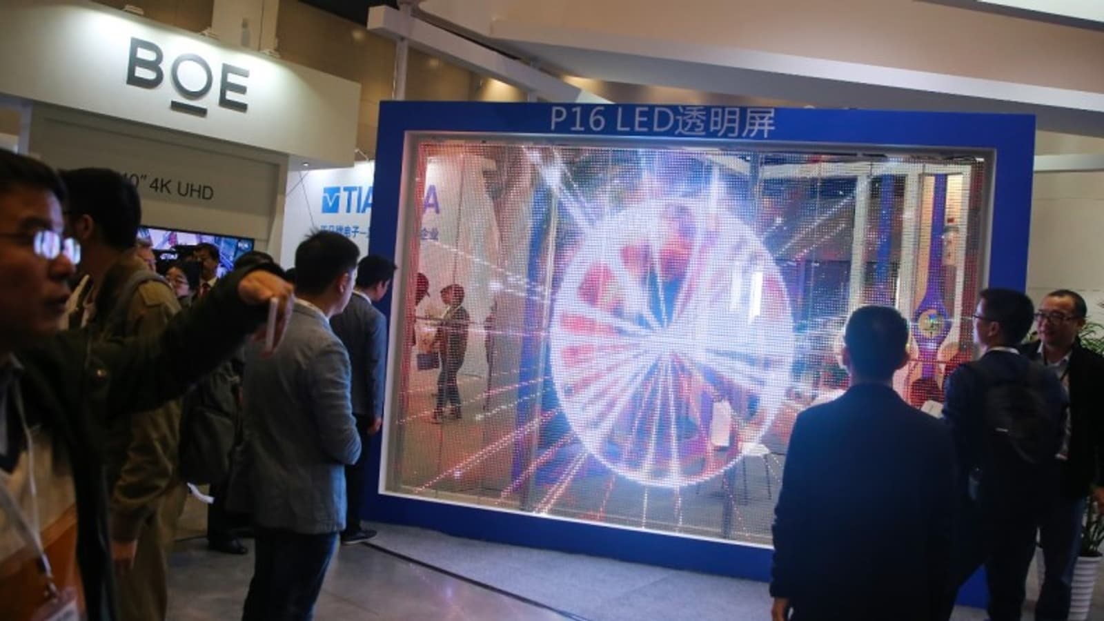 Правительство Южной Кореи планирует ограничить экспорт оборудования OLED в Китай