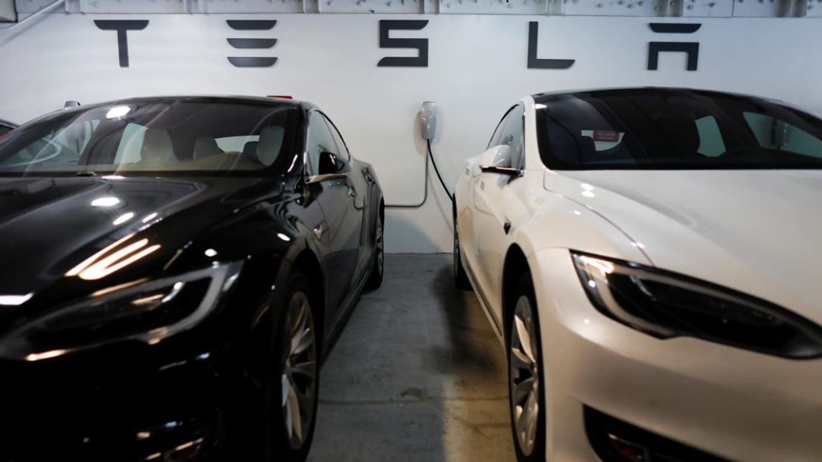 За минувший квартал было выпущено 61394 электромобиля Tesla Model 3