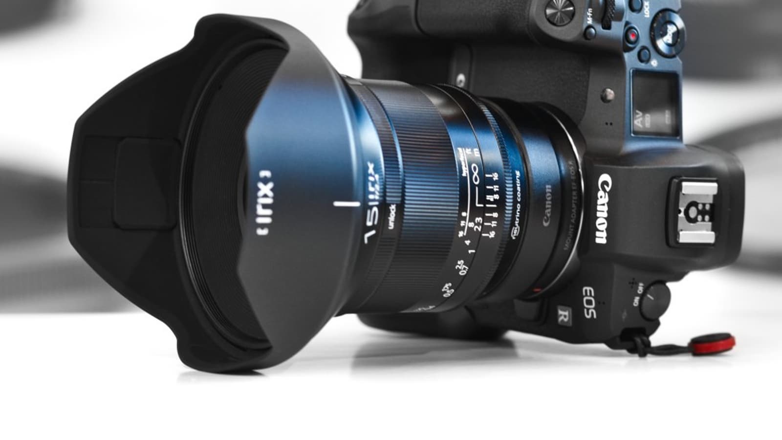 По заверению производителя, все объективы Irix полностью совместимы с камерами Canon EOS R