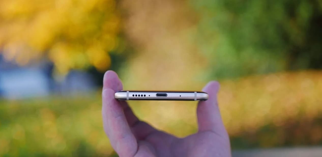 Глава Xiaomi спрашивает, действительно ли мы считаем, что флагманский смартфон Redmi в 2019 году должен иметь порт USB-C Глава Xiaomi спрашивает, действительно ли мы считаем, что флагманский смартфон Redmi в 2019 году должен иметь порт USB-C