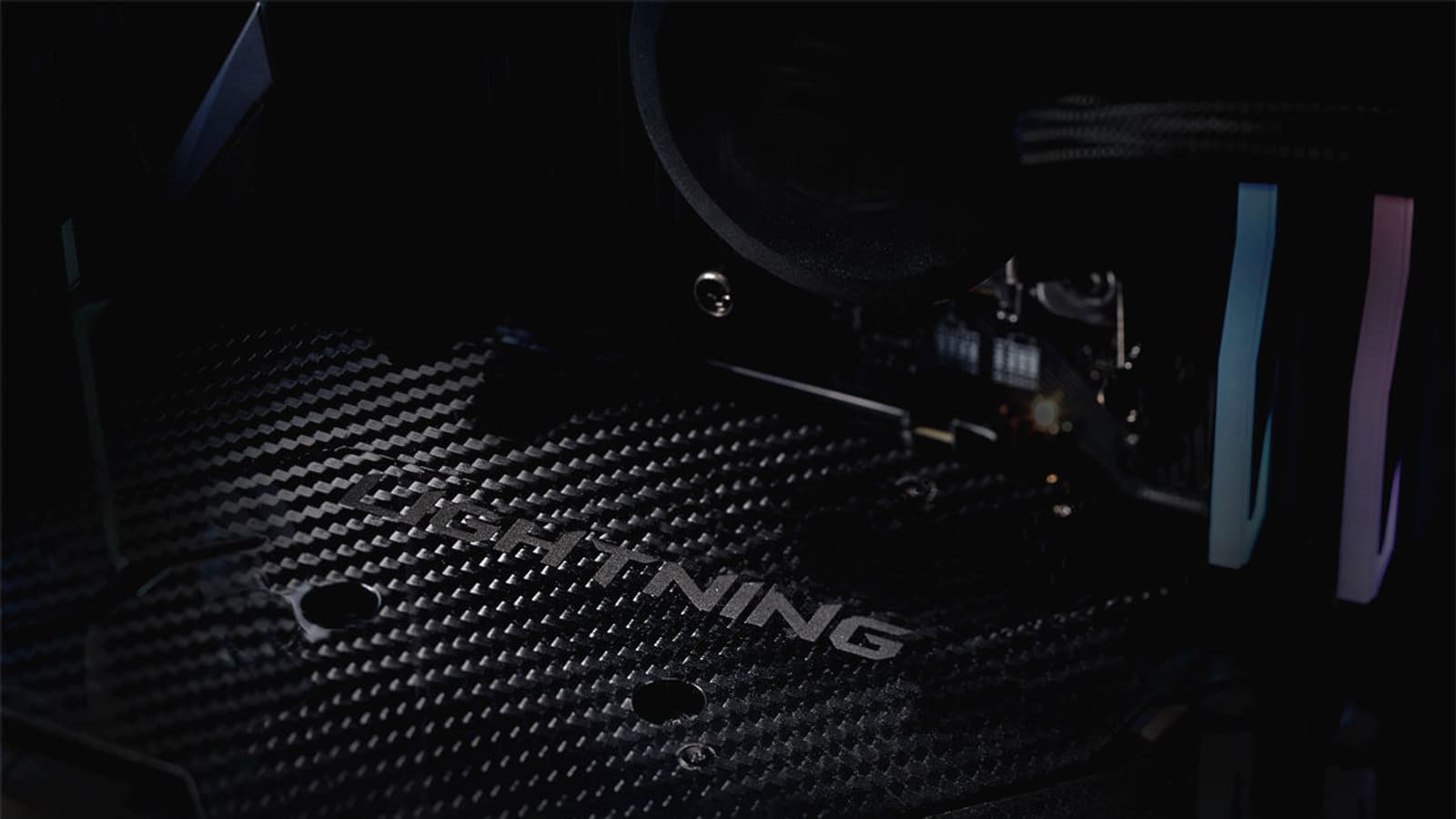 Опубликована первая официальная фотография 3D-карты MSI GeForce RTX 2080 Ti Lightning Z