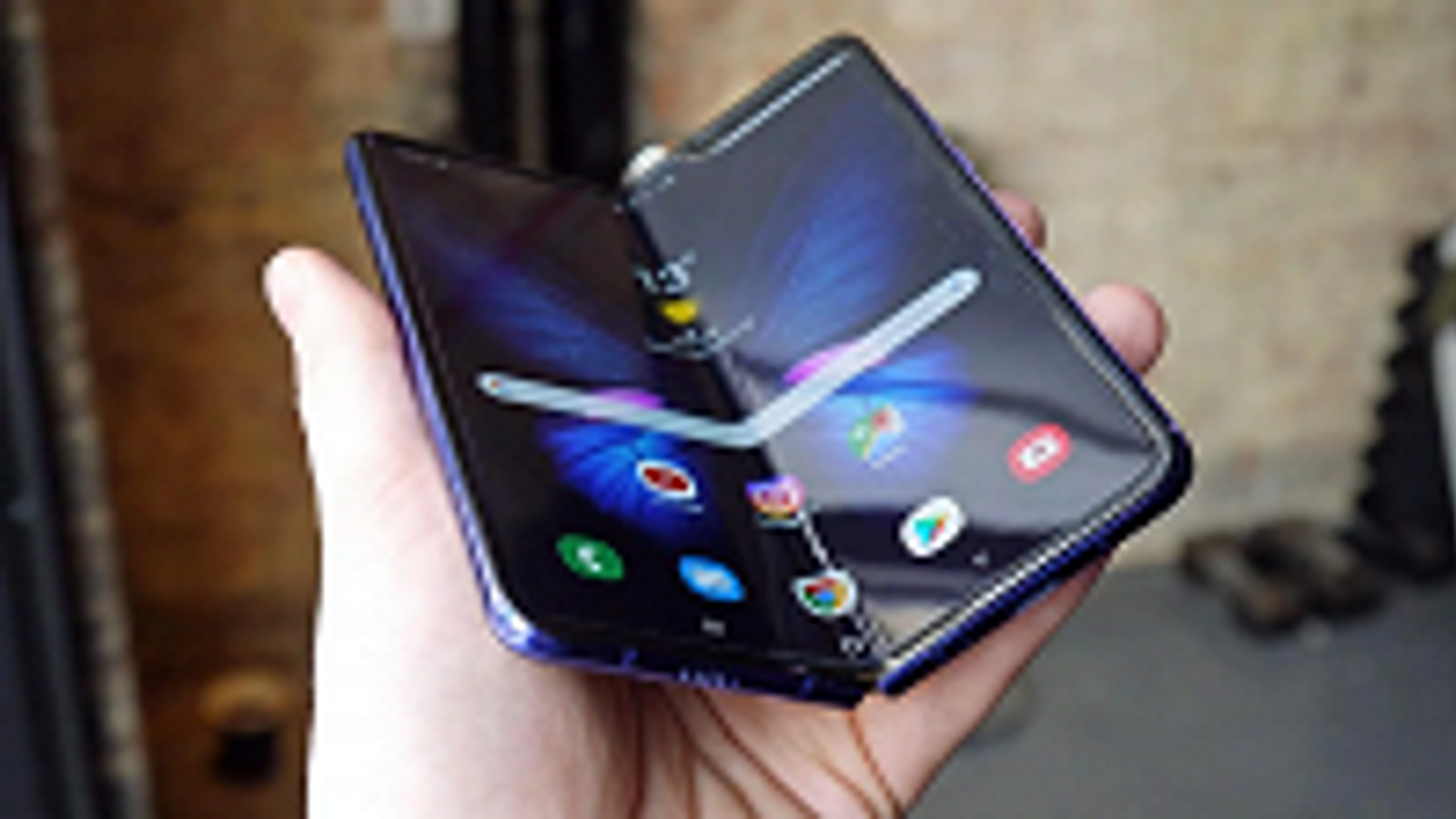 Крах Xperia. Sony по суммарным продажам смартфонов уступает даже Samsung Galaxy Fold