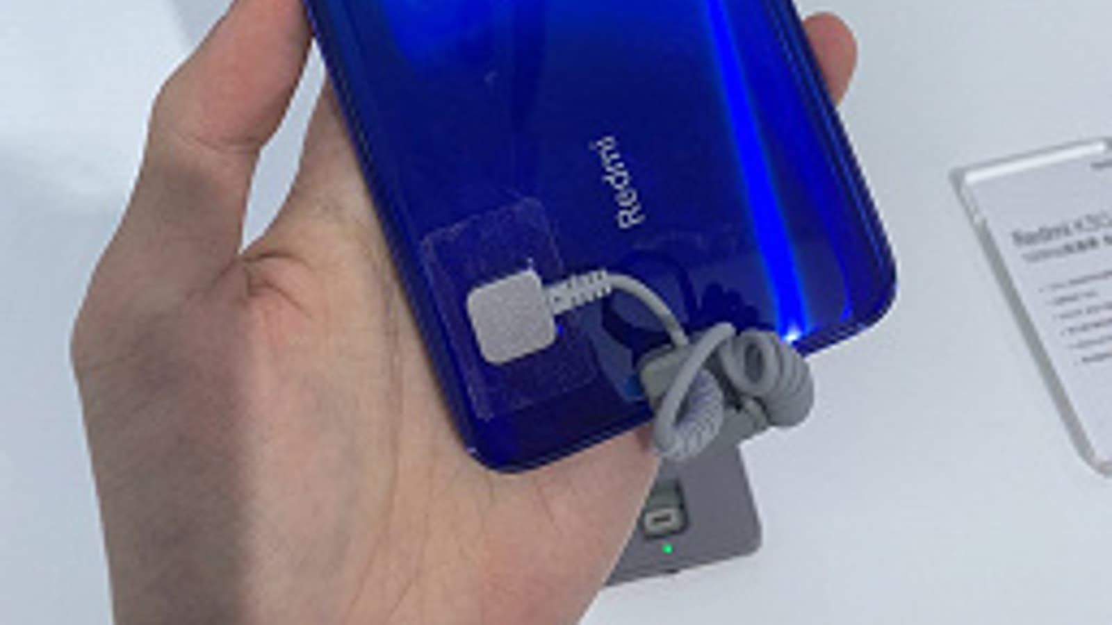 Рекордно дешевый 5G-смартфон Redmi K30 позирует на живых фото сразу после анонса