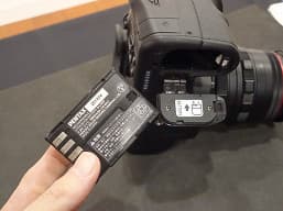 Фотогалерея дня: на новых снимках видны даже потаенные уголки камеры Pentax K-3 III