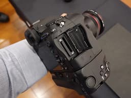 Фотогалерея дня: на новых снимках видны даже потаенные уголки камеры Pentax K-3 III