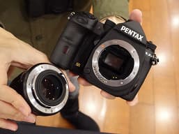 Фотогалерея дня: на новых снимках видны даже потаенные уголки камеры Pentax K-3 III