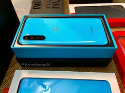 OnePlus Nord: распаковка, живые фото и официальные обои