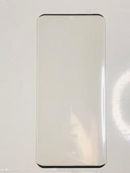 Первые живые фото Xiaomi 12: смартфон заметили в руках пользователя в метро