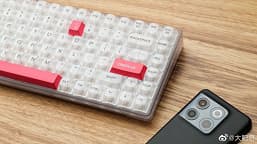 Так выглядит первая клавиатура OnePlus с механическими переключателями. Ее можно использовать вместо новогодней гирлянды